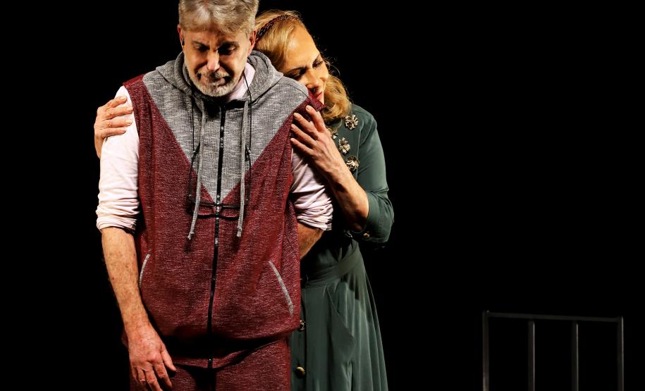 Cenas da peça "Ninguém dirá que é trade demais"