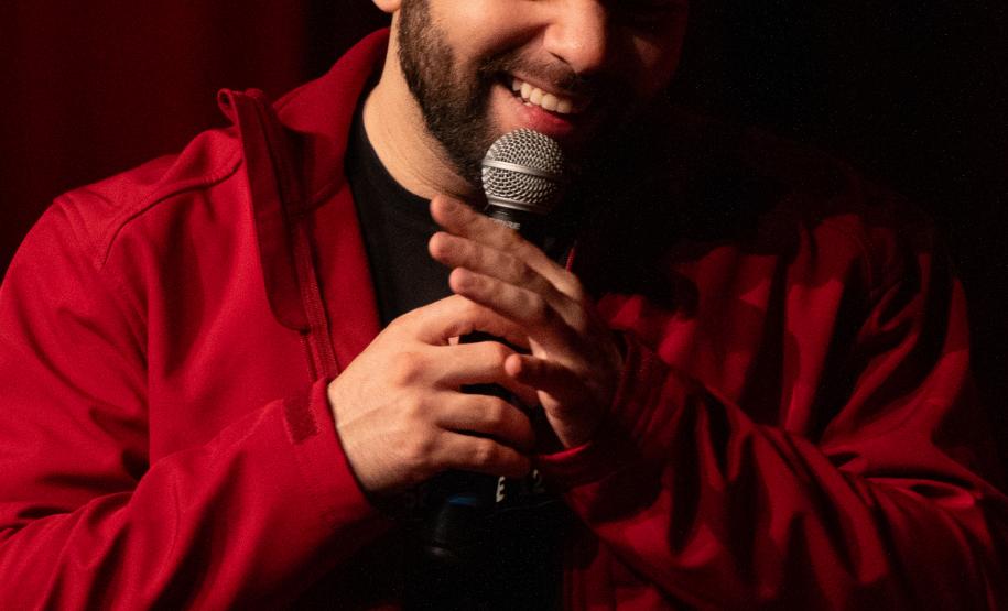 Ator Raphael Ghanem em cena