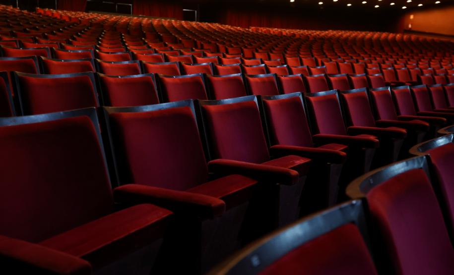 Plateia de auditório do Centro Cultural Teatro Guaíra