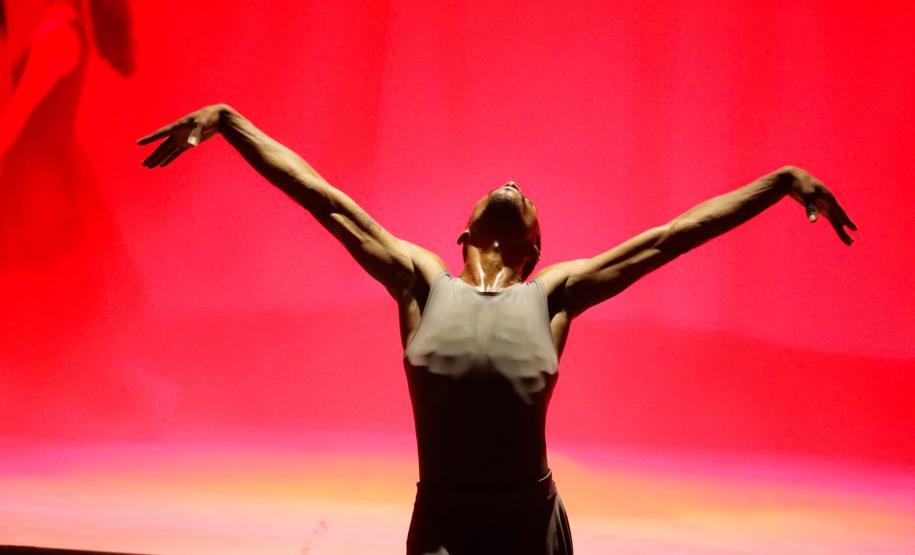 Cenas das peças que serão apresentadas na Colonia de Férias Sky Arts.