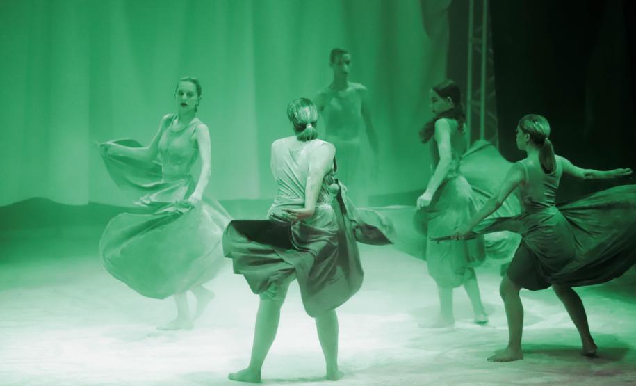 Cenas das peças que serão apresentadas na Colonia de Férias Sky Arts.