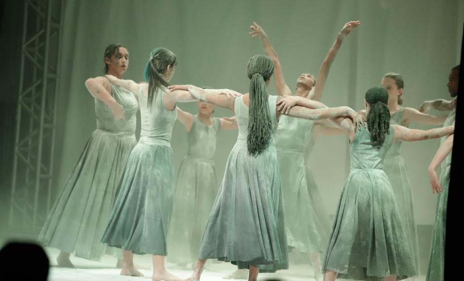 Cenas das peças que serão apresentadas na Colonia de Férias Sky Arts.