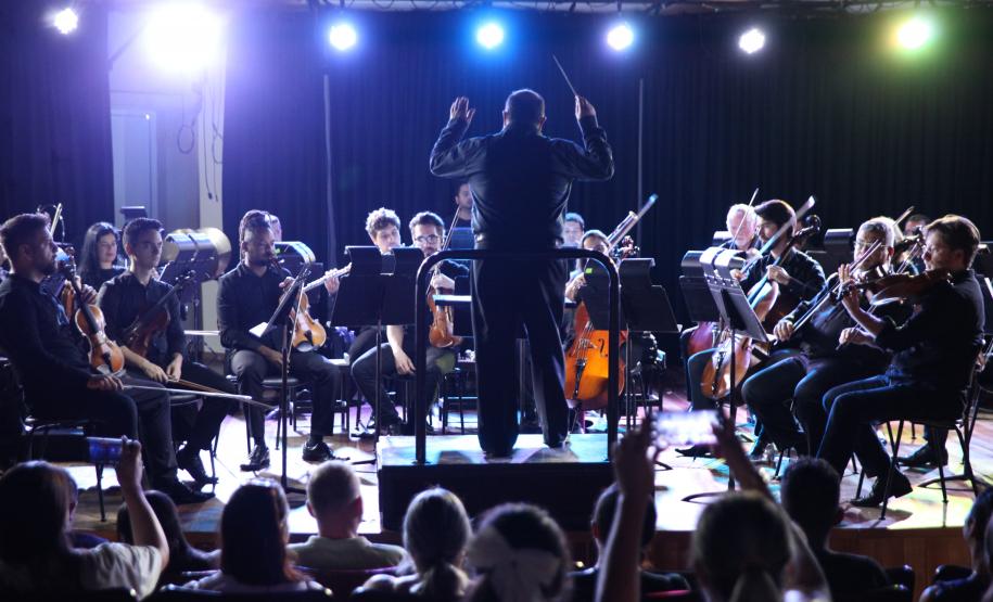 Orquestra Sinfônica do Paraná se apresenta em São José dos Pinhais.