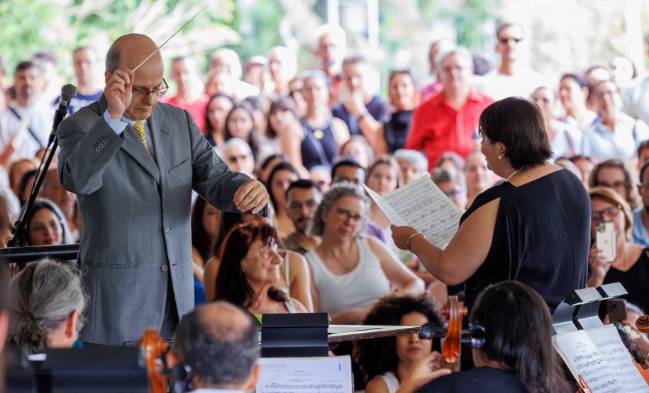 MON ficou lotado para celebrar a genialidade de Mozart com a Orquestra Sinfônica do Paraná, sob a regência do maestro Roberto Tibiriçá e a participação especial da soprano Marilia Vargas.
