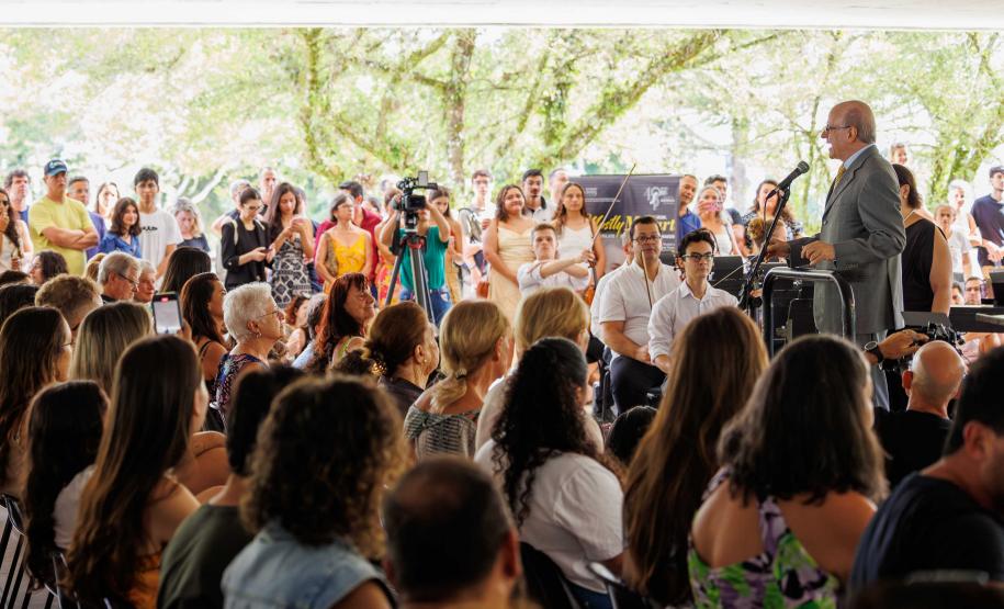 MON ficou lotado para celebrar a genialidade de Mozart com a Orquestra Sinfônica do Paraná, sob a regência do maestro Roberto Tibiriçá e a participação especial da soprano Marilia Vargas.