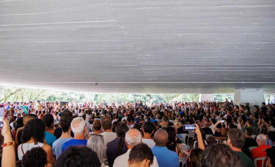 MON ficou lotado para celebrar a genialidade de Mozart com a Orquestra Sinfônica do Paraná, sob a regência do maestro Roberto Tibiriçá e a participação especial da soprano Marilia Vargas.