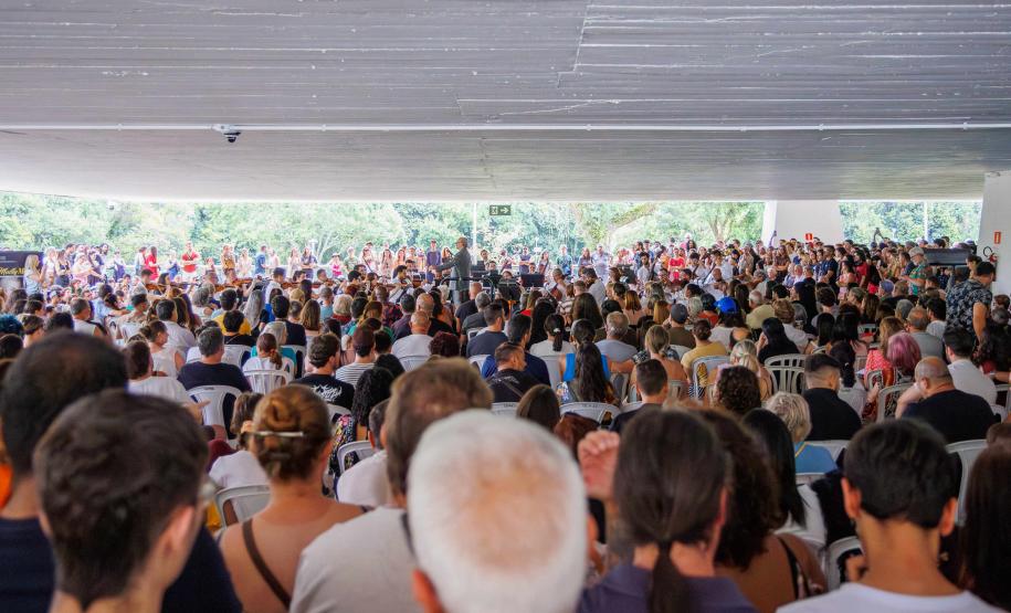 MON ficou lotado para celebrar a genialidade de Mozart com a Orquestra Sinfônica do Paraná, sob a regência do maestro Roberto Tibiriçá e a participação especial da soprano Marilia Vargas.