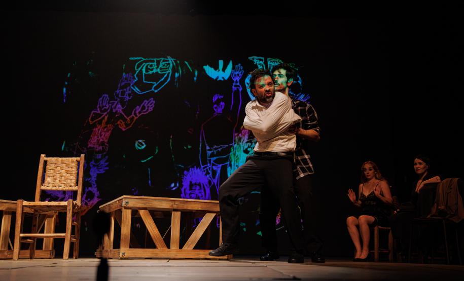 Filas gigantes e casa cheia na estreia de Daqui Ninguém Sai