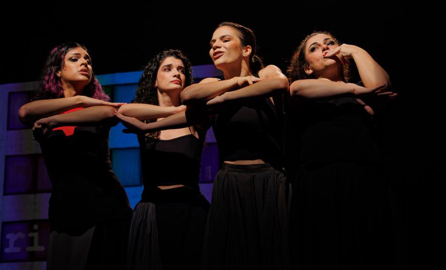 Filas gigantes e casa cheia na estreia de Daqui Ninguém Sai