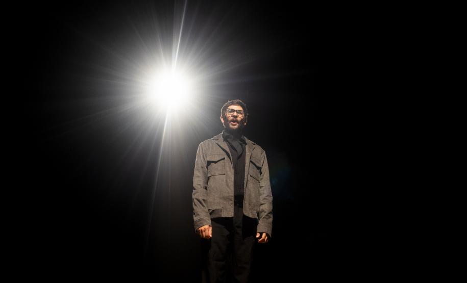 Espetáculo Daqui Ninguém Sai