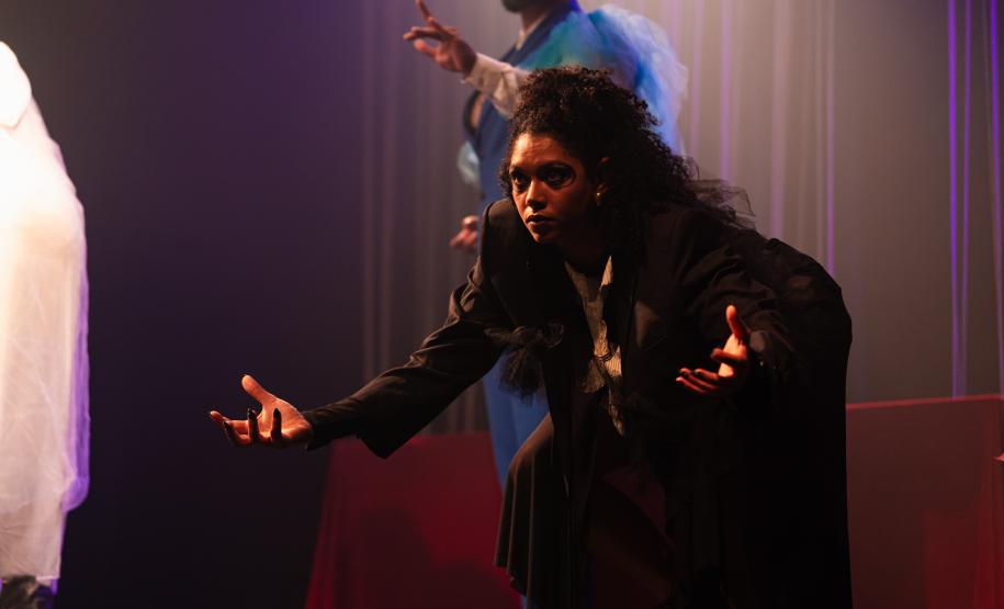 Cenas da peça "Make Morte Pop Again"