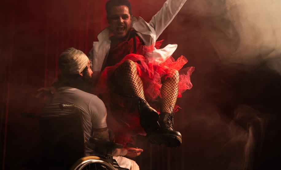 Cenas da peça "Make Morte Pop Again"