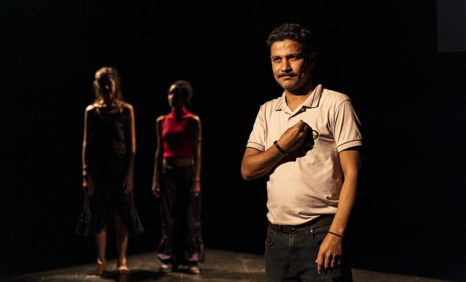 “Língua”: Espetáculo que celebra inclusão  com diálogo cultural bilíngue