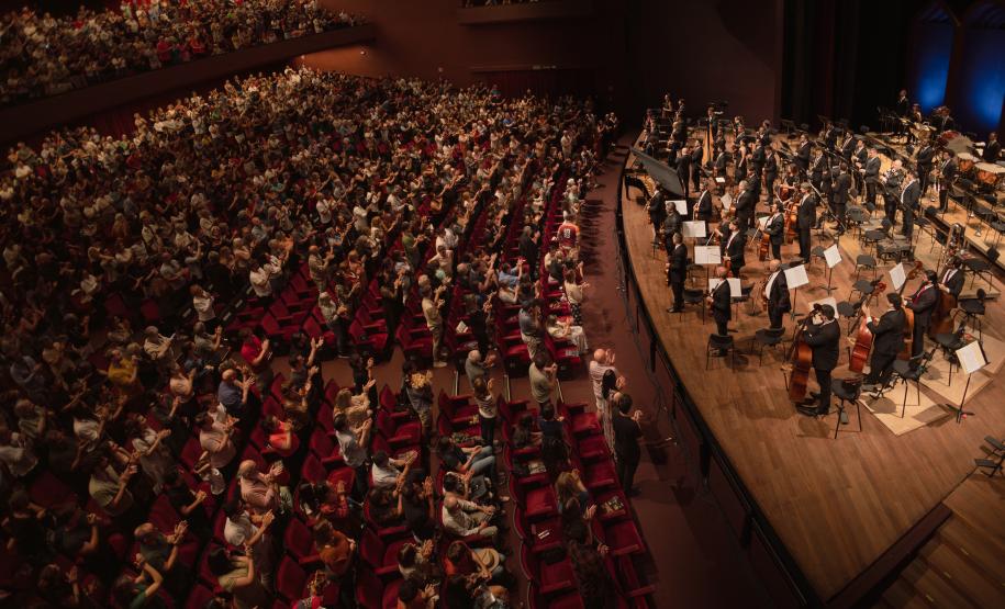 Apresentações de Abertura da Orquestra Sinfônica do Paraná lotam o auditório nos dois dias de concerto.