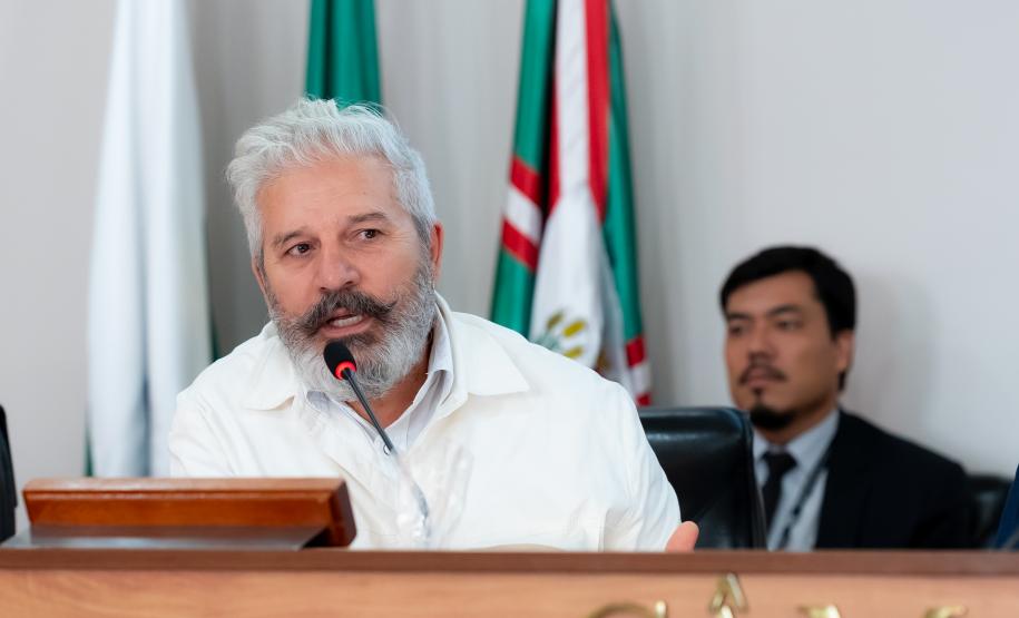 Diretor do Centro Cultural Teatro Guaíra destaca marca histórica de espectadores em debate na Câmara de Curitiba