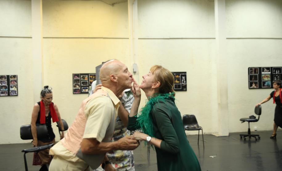 Ensaio do espetáculo  "Gregor - uma jornada patética" pela G2 Cia de Dança Teatro Guaíra