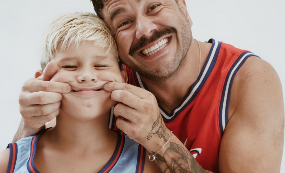 Serginho Lacerda chega ao Guairinha com o Stand Up Comedy "Vida de Pai"