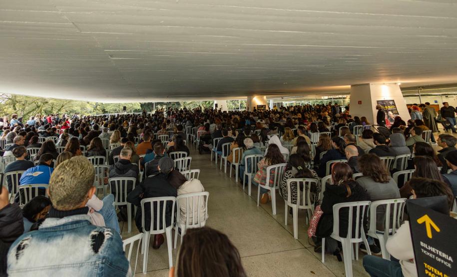 Concerto da Orquestra Sinfônica do Paraná no Museu Oscar Niemeyer é sucesso de público