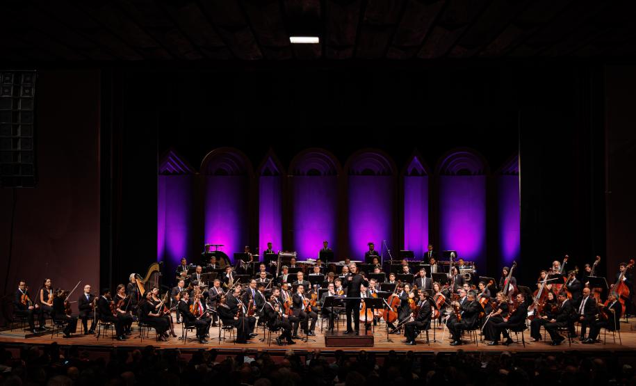 Com regência do holandês Vincent de Kort, Orquestra Sinfônica do Paraná encanta Curitiba