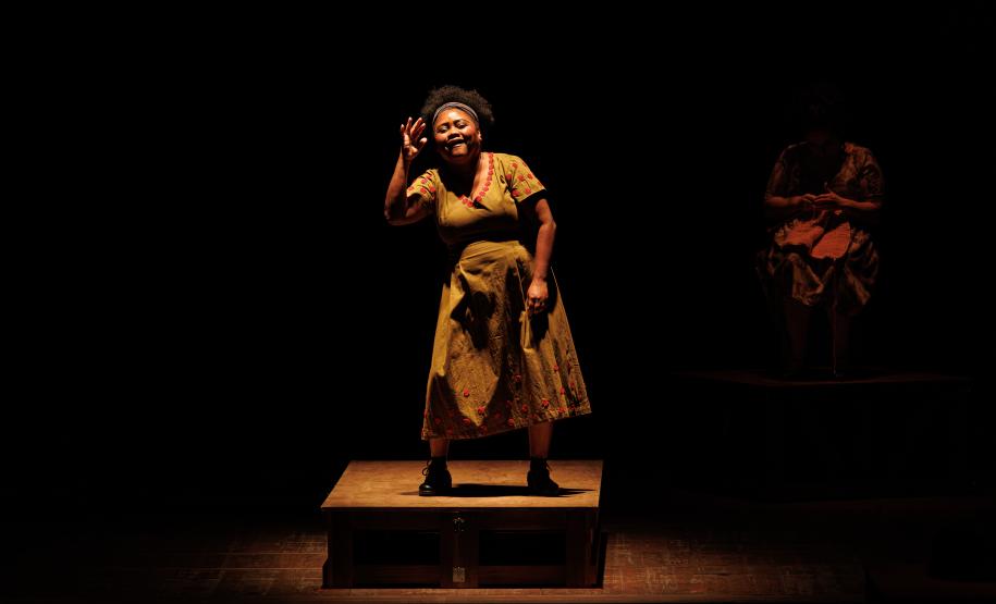 Daqui Ninguém Sai Teatro de COmédia do Paraná