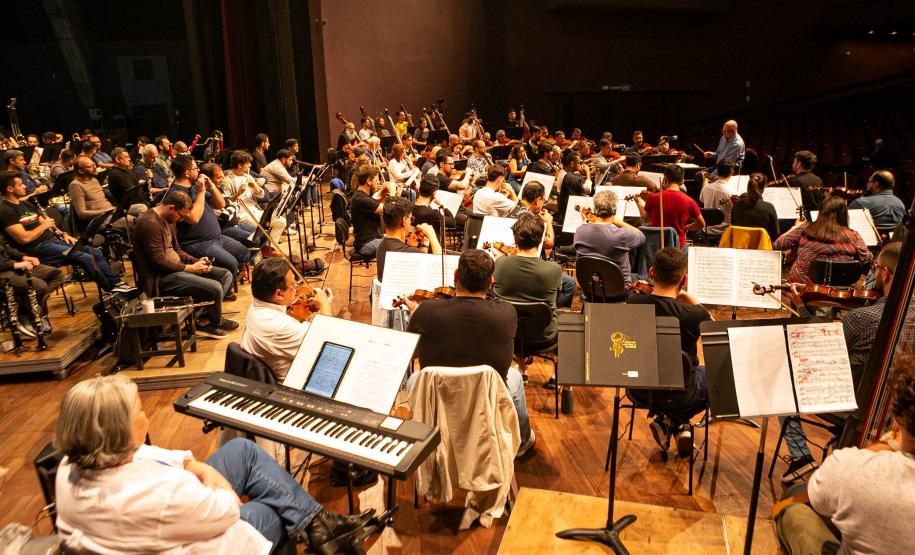 Famílias, movimentos e disposição no palco: como funciona uma orquestra sinfônica