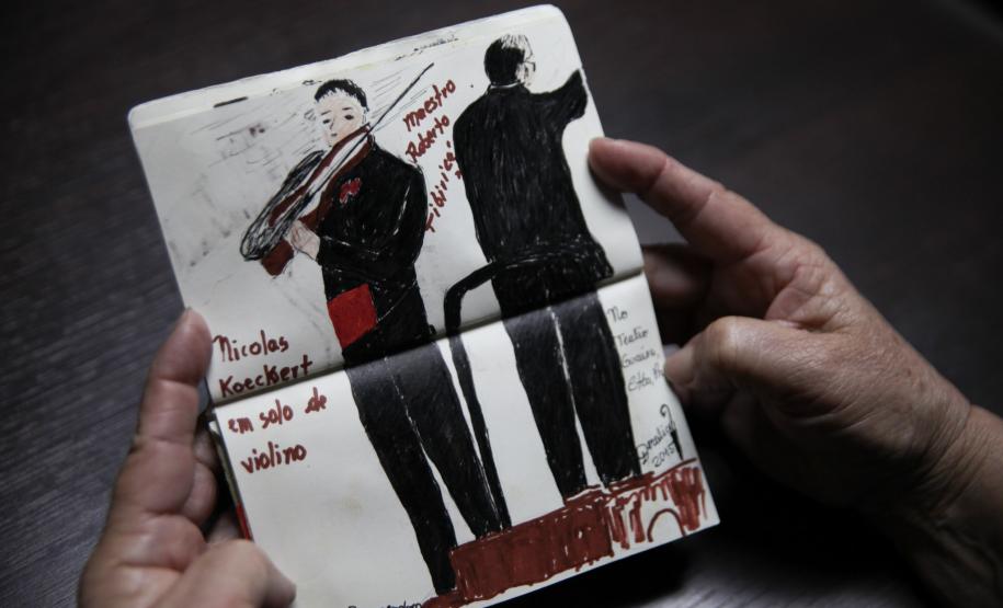 Fã da Orquestra Sinfônica do Paraná e de Beatles, artista ilustra concertos há uma década