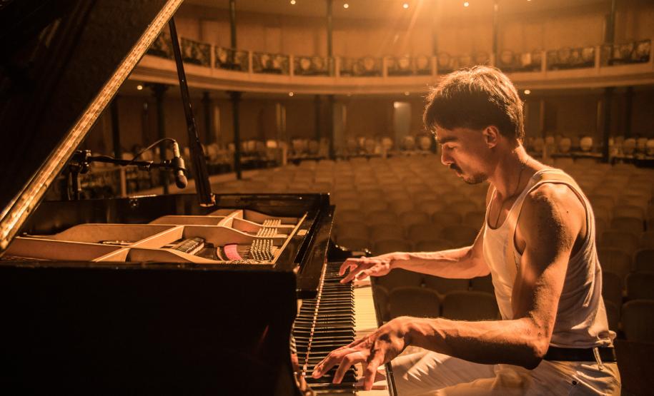 Rock ao Piano celebra os 50 anos de 1975 no Guairinha