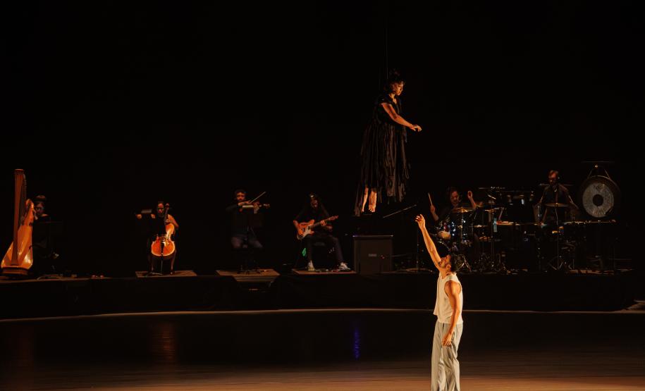 Orfeu e Eurídice marca temporada do BTG com emoção e casa cheia no Guairão