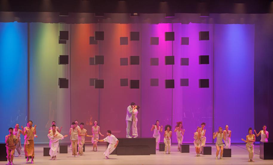 Orfeu e Eurídice marca temporada do BTG com emoção e casa cheia no Guairão