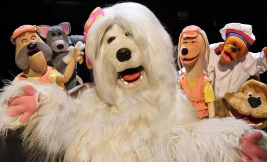 Da telinha para o teatro: musical da TV Colosso chega ao Guairão