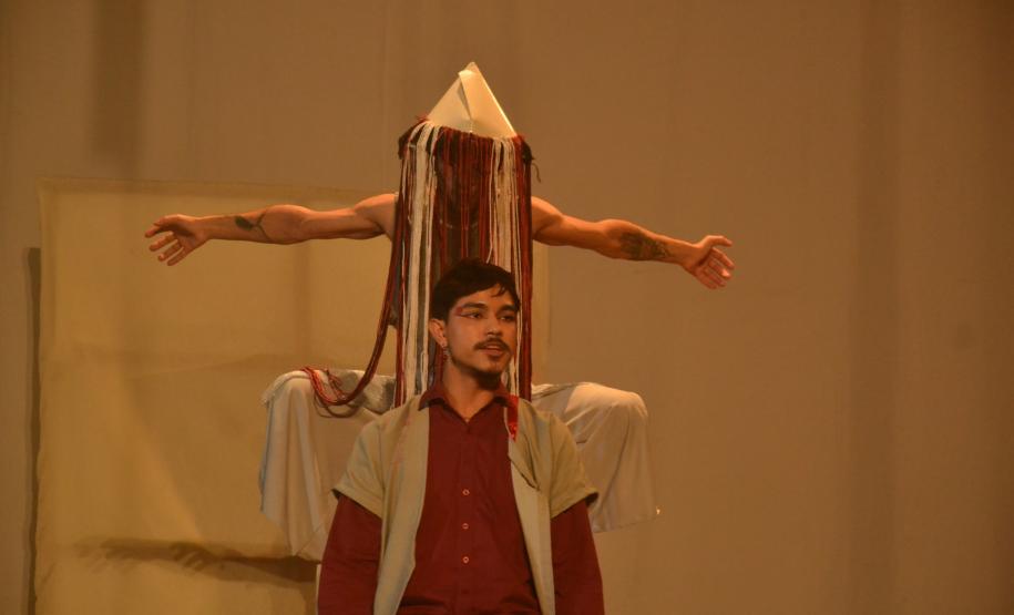 "Fragmentos Murakami" estreia no Teatro José Maria Santos com entrada gratuita