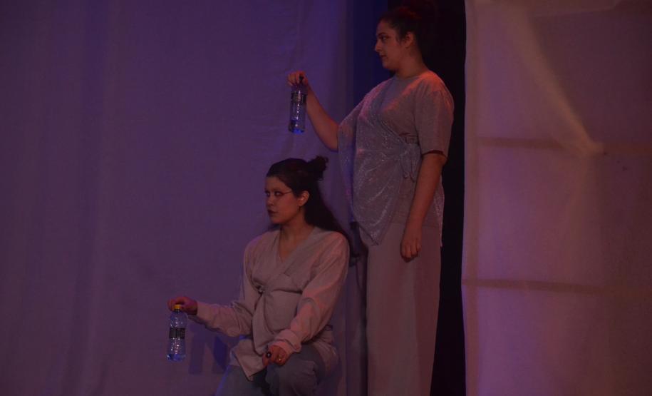 "Fragmentos Murakami" estreia no Teatro José Maria Santos com entrada gratuita