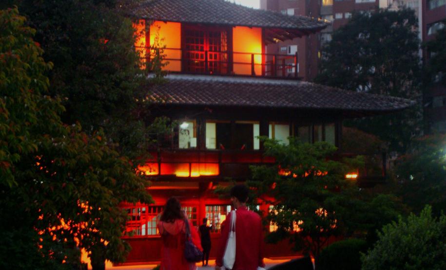 "Fragmentos Murakami" estreia no Teatro José Maria Santos com entrada gratuita