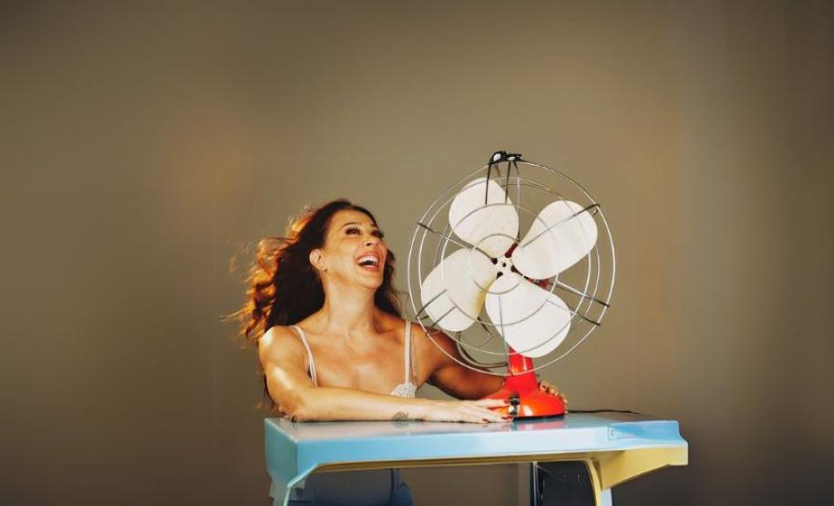 Claudia Raia volta ao palco do Guairão com “Cenas da Menopausa”