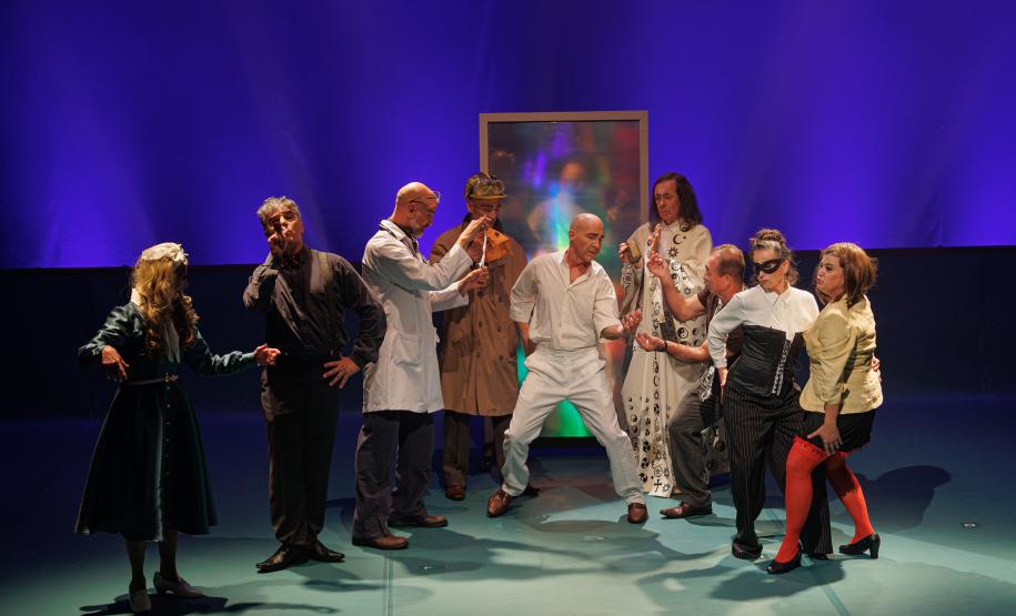 Estreia de espetáculo do G2 Cia. de Dança lota teatro e emociona o público