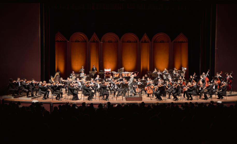 Mais de 4 mil pessoas prestigiaram o concerto da segunda edição da série Ouro da Orquestra Sinfônica do Paraná