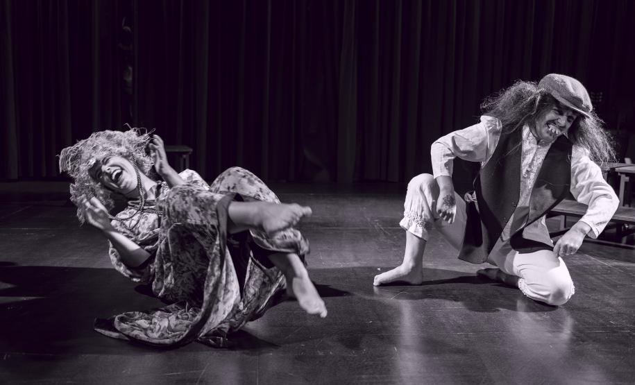 Ave Lola leva Shakespeare ao Guairinha em temporada beneficente