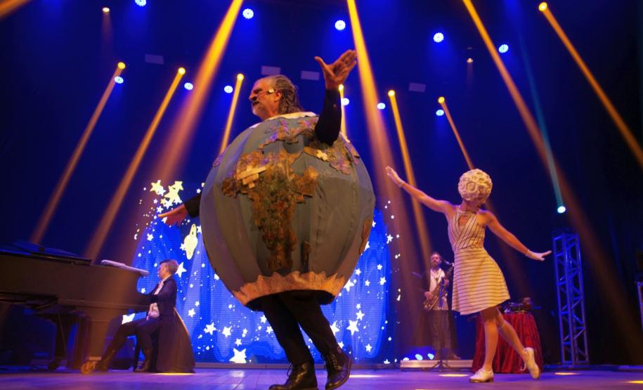 O universo cômico musical de Sbørnia Kontr’Atracka retorna ao Guaira