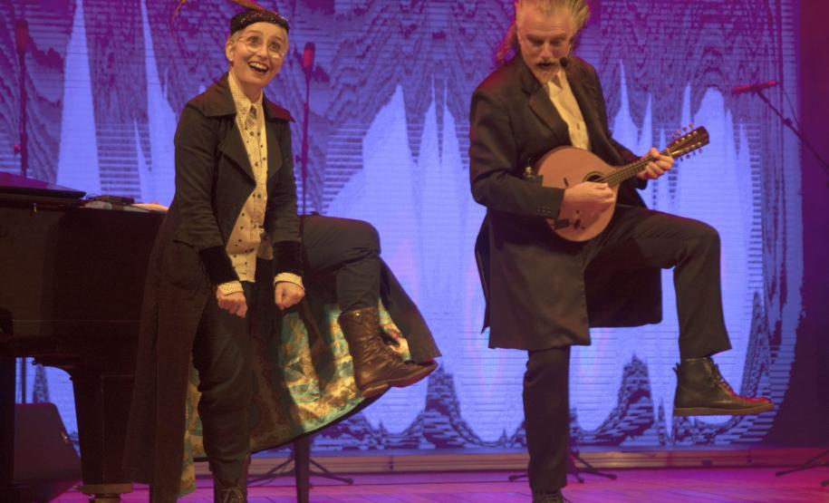 O universo cômico musical de Sbørnia Kontr’Atracka retorna ao Guaira