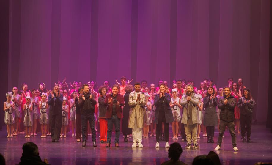 ALGO/RITMO: novo espetáculo da Escola de Dança Teatro Guaíra  lotou todas as sessões.