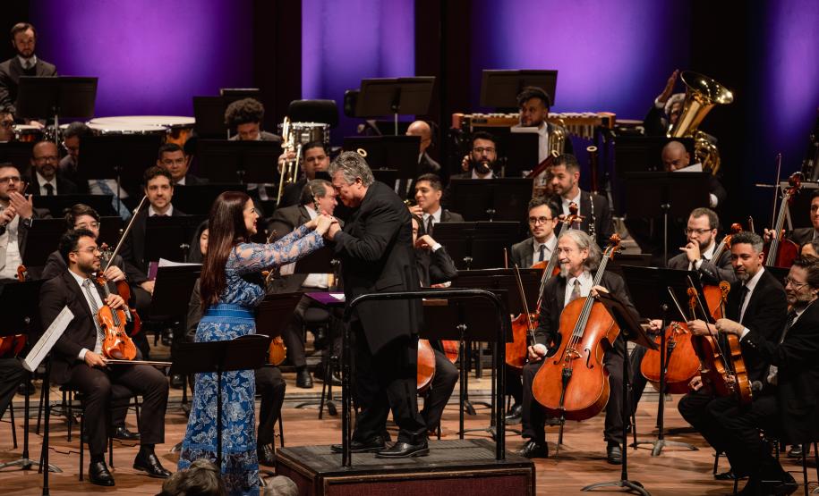 Casa cheia: Orquestra Sinfônica do Paraná emociona com obras de Strauss e convidados internacionais no Guairão
