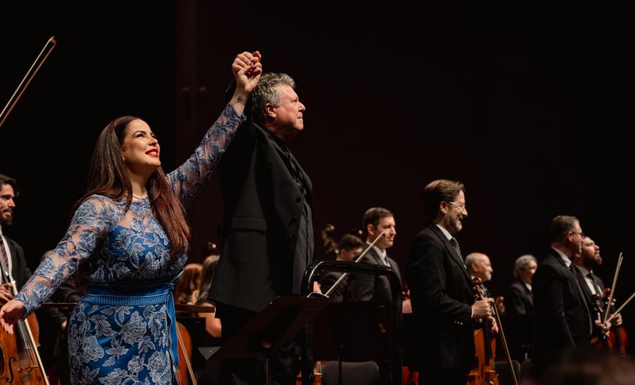 Casa cheia: Orquestra Sinfônica do Paraná emociona com obras de Strauss e convidados internacionais no Guairão