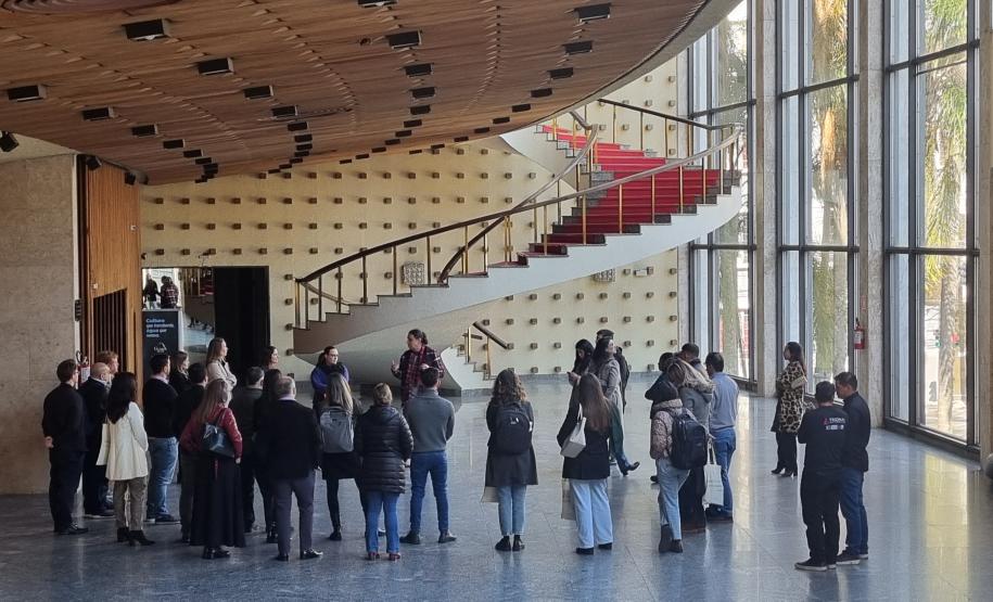 Centro Cultural Teatro Guaíra recebe especialista em acústica para consultoria