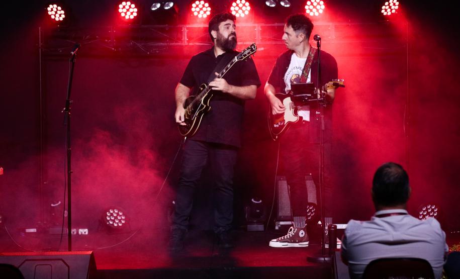 Saulo Soull com Gustavo Arthury apresentam “Canções para Teatro” no Miniauditório