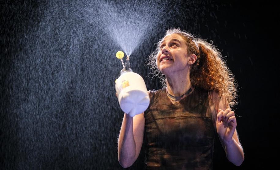 Abertura do 9° Espetacular - Mostra Internacional de Artes para Crianças acontece no Guairinha com o espetáculo BLOOM