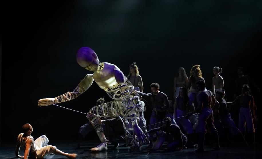 Coreografia "Ânima - Imensidão Adentro", integra espetáculo "Contraponto".