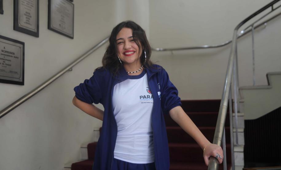 Balé Teatro Guaíra faz apresentação de espetáculos para alunos da rede pública