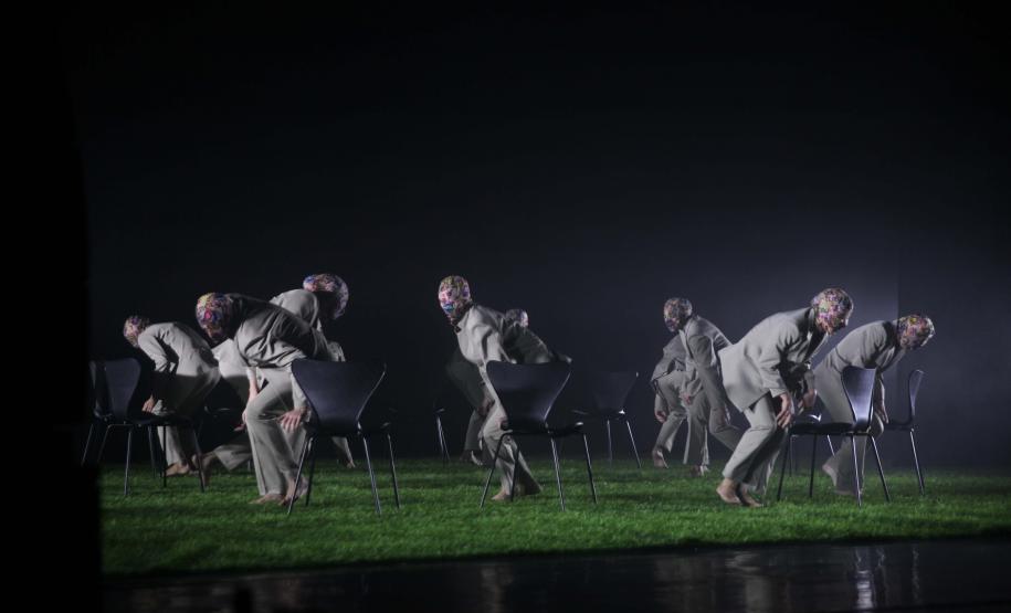 Balé Teatro Guaíra faz apresentação de espetáculos para alunos da rede pública