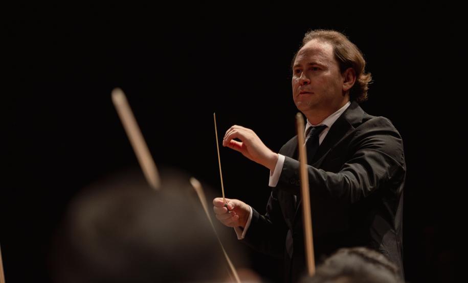 Mais de 1,3 mil pessoas assistem ao Concerto da Orquestra Sinfônica do Paraná com obras de Prokofiev