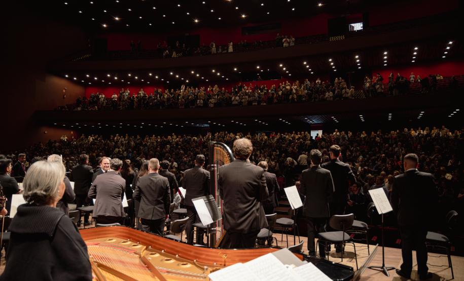 Mais de 1,3 mil pessoas assistem ao Concerto da Orquestra Sinfônica do Paraná com obras de Prokofiev